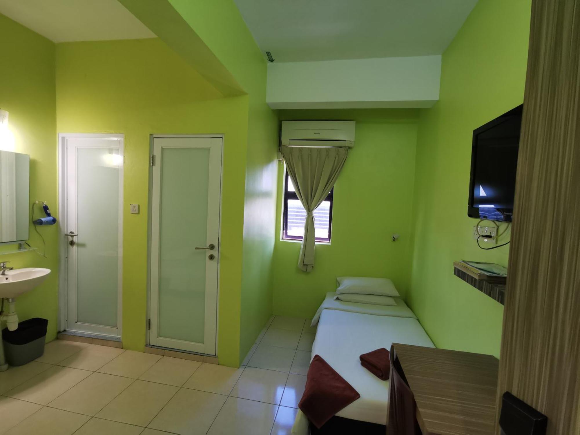 Walk Inn Мірі Екстер'єр фото